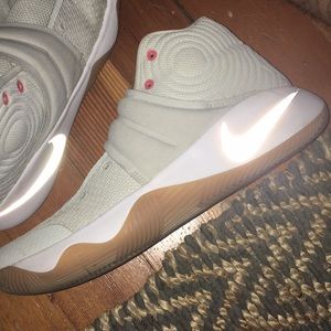 Kyrie 2 “gum bottom”